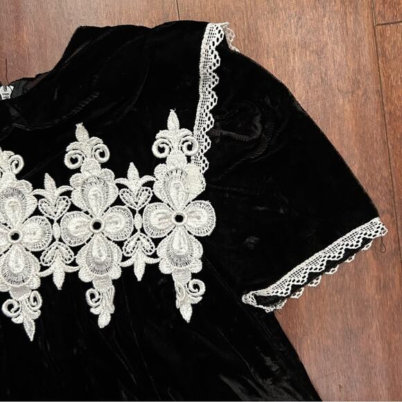 Vintage Jessica McClintock Girl’s Gunne Sax Black Velvet Dress w/ Lace, Size 3T - Picture 6 of 12